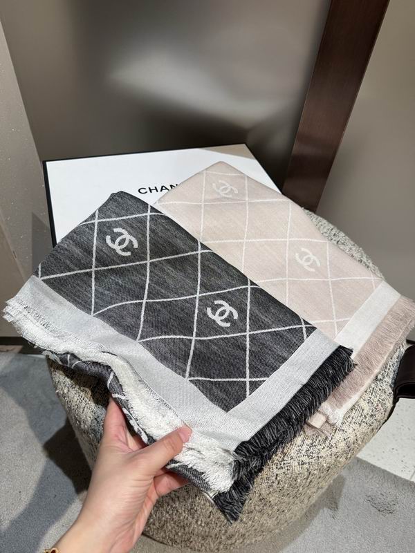 Chanel Scarf 140X140cm 40%羊毛32%真丝28%羊绒 E120537